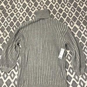 NWT! Urban outfitters turtleneck small